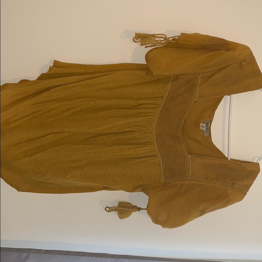 Short sleeve lucky brand top